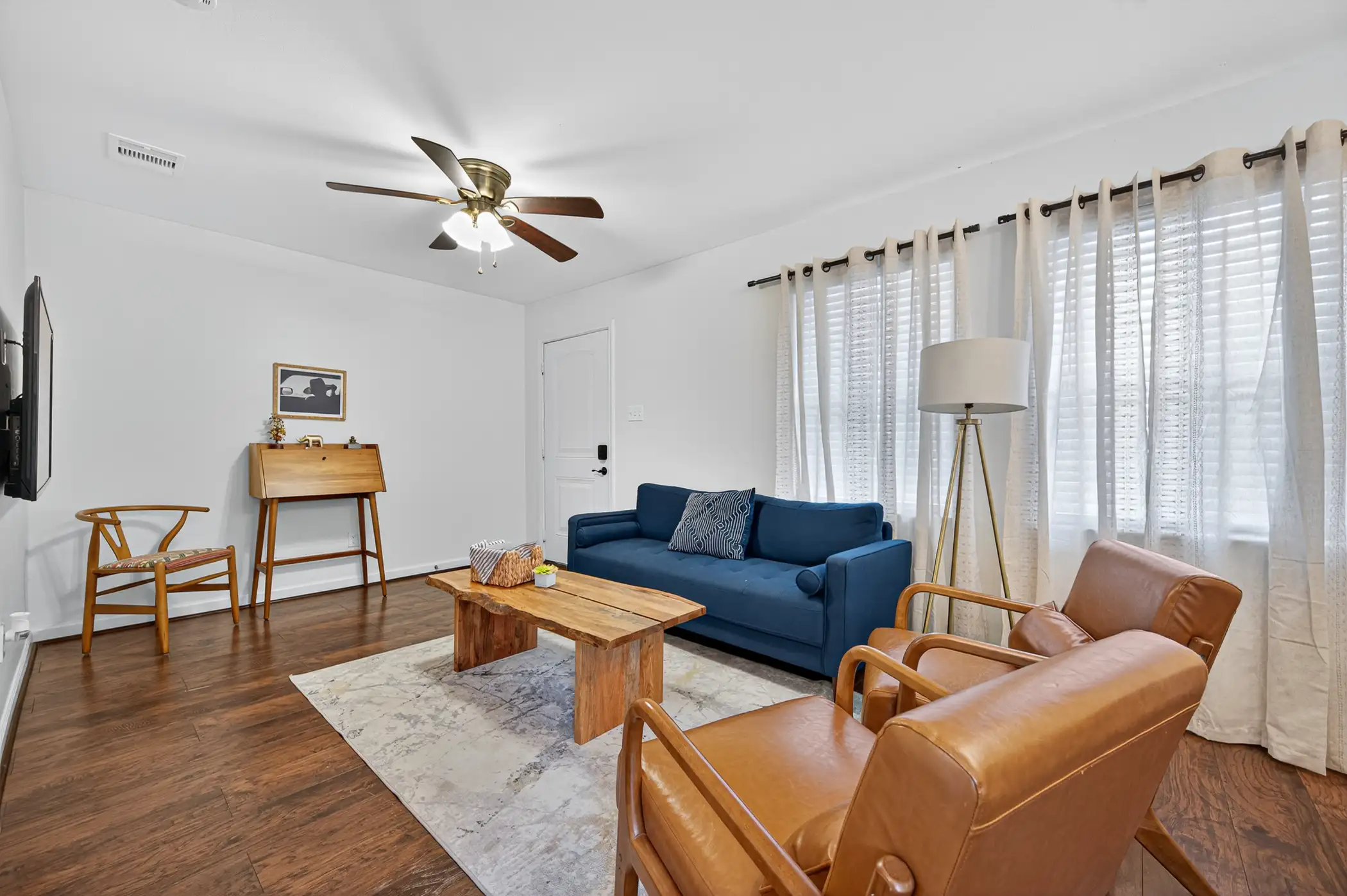 Rosewood Flats|Contact Us-